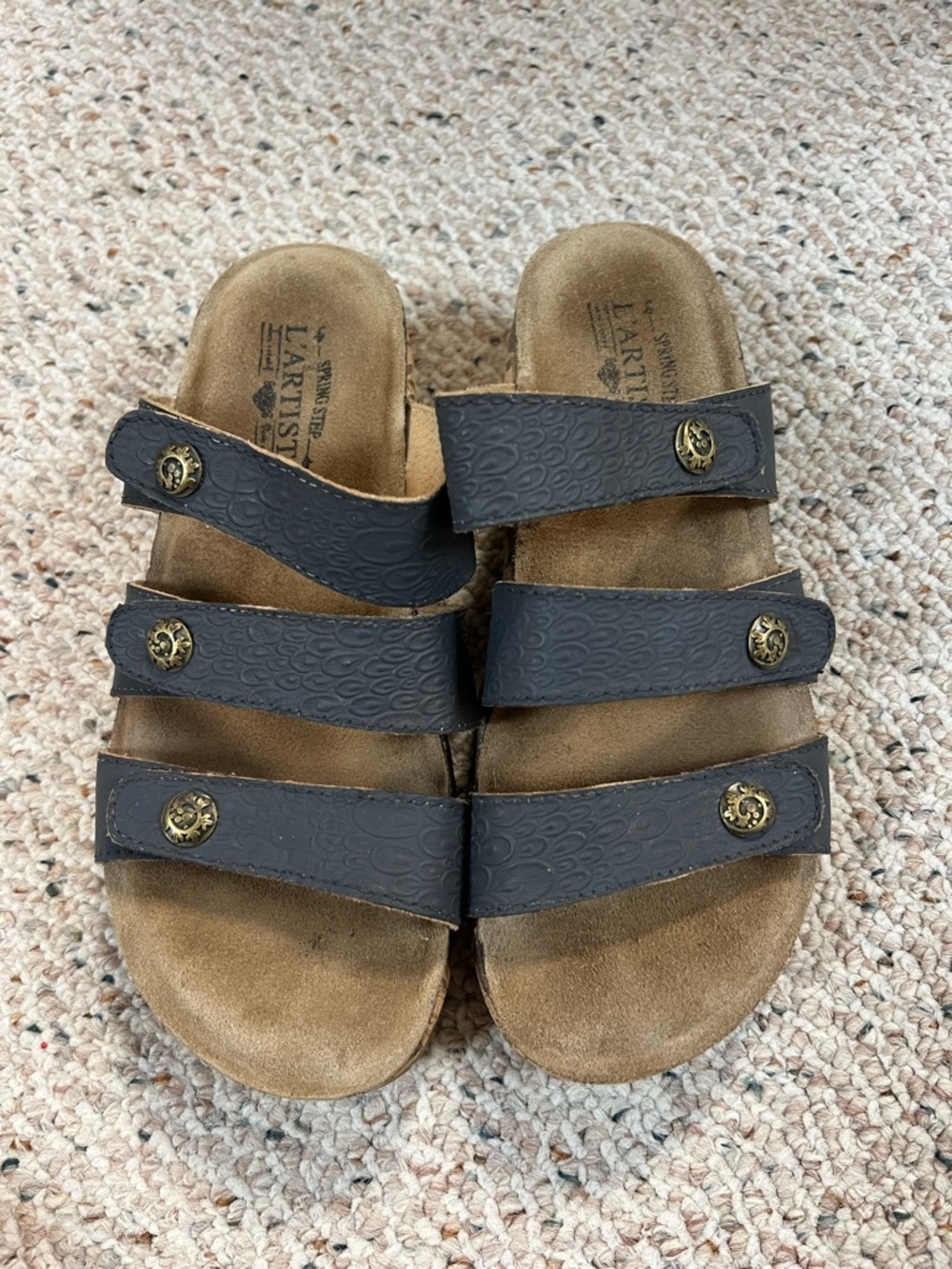 L'ATISTE Black Triple Strap Buckle Sandals